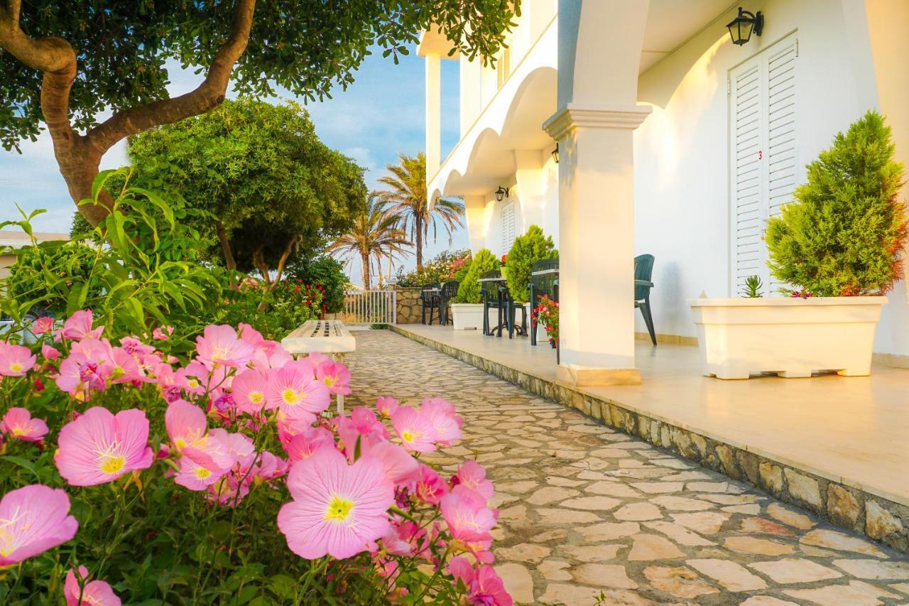 Cubaneros Holiday Inn Laganas Luaran gambar